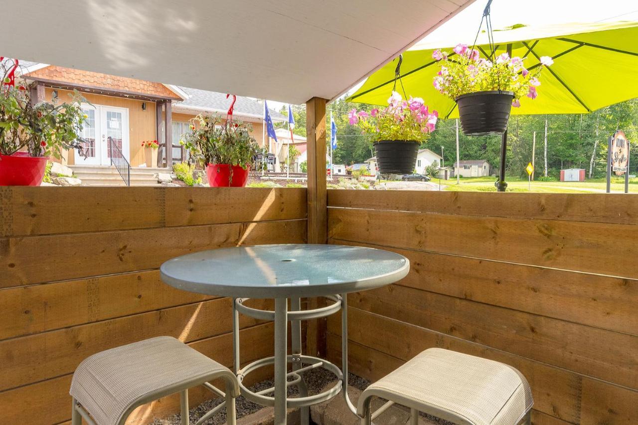 Motel Le Saint Alex Exterior foto