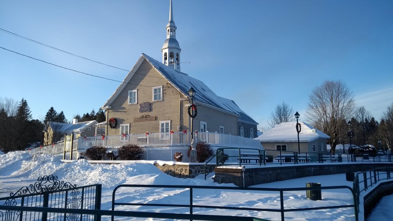 Motel Le Saint Alex Exterior foto